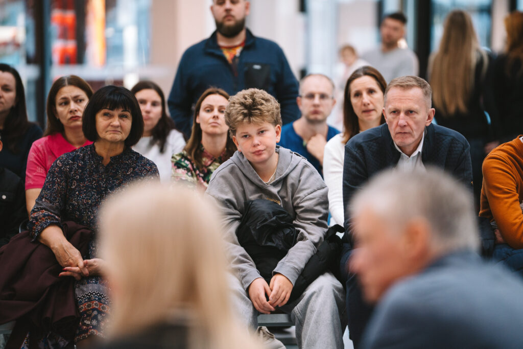 „IŠLĮSK IŠ EKRANO“ – apie sveikesnį santykį su technologijomis